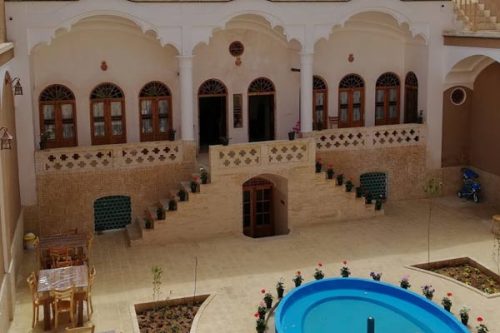 اقامتگاه سنتی خانه پارسی کاشان