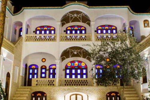 اقامتگاه سنتی اطلسی کاشان