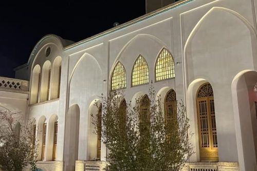 اقامتگاه سنتی اشکوب کاشان