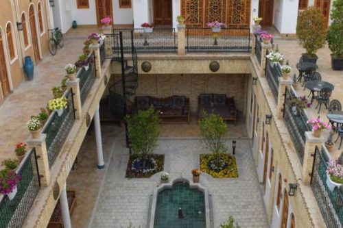 اقامتگاه سنتی عمارت سهروردی اصفهان