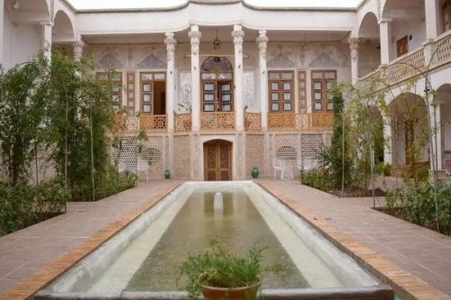 اقامتگاه سنتی عمارت محمودیه کاشان
