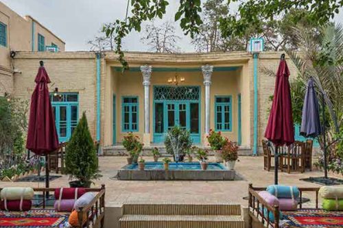 اقامتگاه بومگردی سرای سنتی هاتف اصفهان